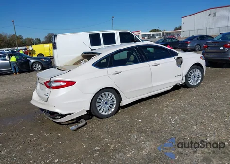 2015 Ford Fusion Hybrid Se z USA, uszkodzony, nr VIN 3FA6P0LUXFR141483